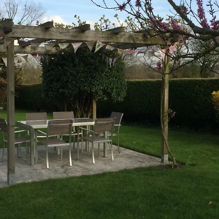 La Crepelliere Bed & Breakfast *